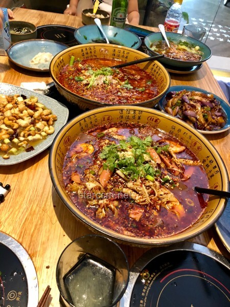 小宇海边探险，终尝熟食美味✨